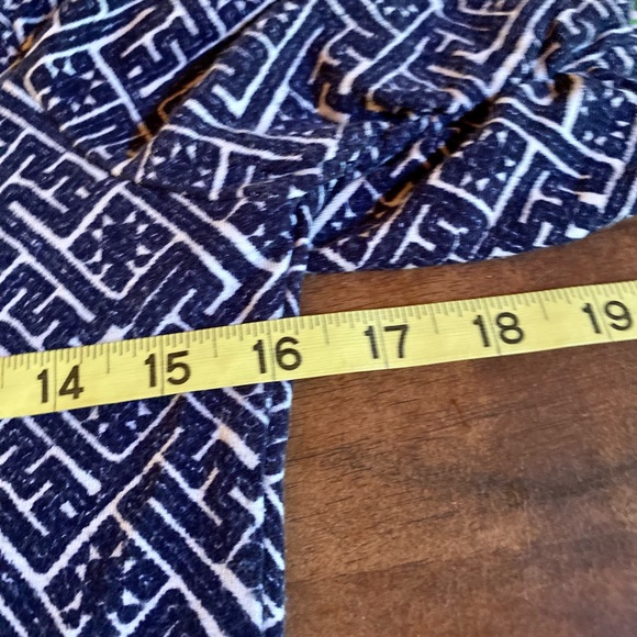 ✨Dolan T-shirt with Puff & Ruched Sleeve✨ - Picture 8 of 9